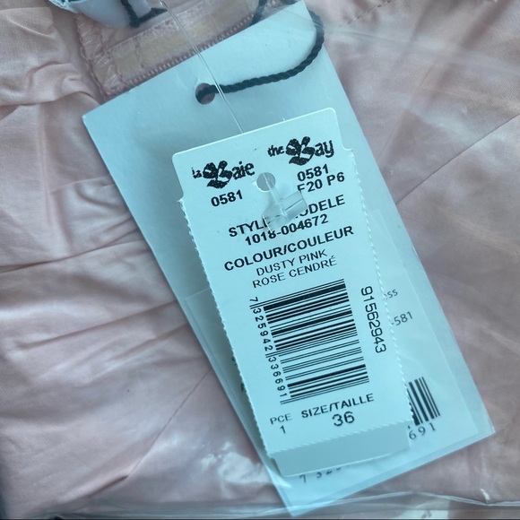 BOGO 50% OFF NWT NA-KD PUFF SLEEVE MINI DRESS - Picture 5 of 8